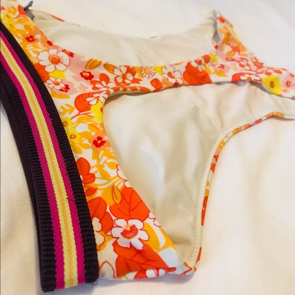 🧡🌺AERIE-ORANGE FLORAL BRIGHT RACERBACK BIKINI TOP🌺🧡 - Picture 10 of 11